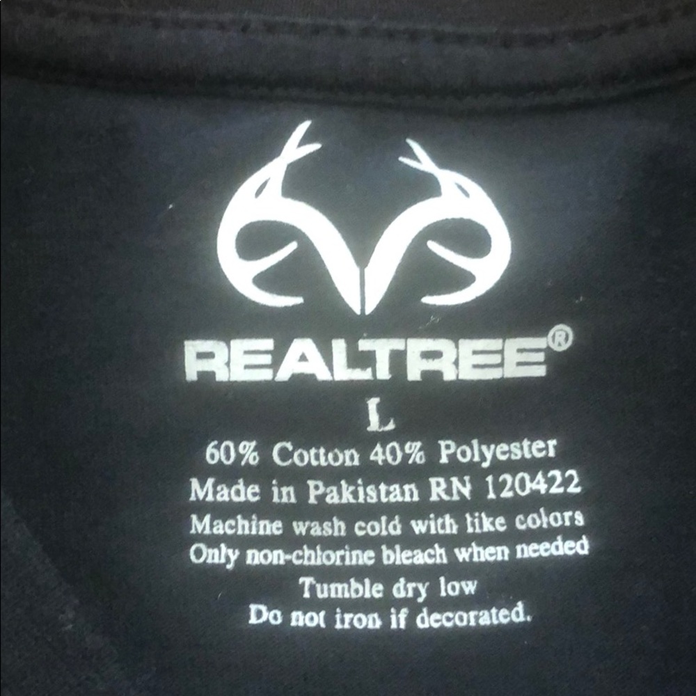 Woman’s RealTree shirt Size L